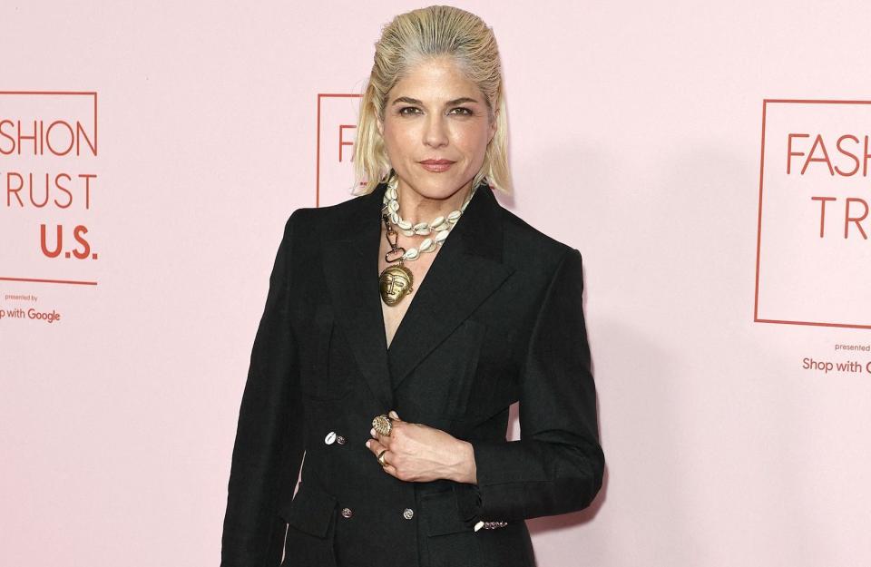 Fashion Trust US Awards : Selma Blair, rayonnante et sans canne devant les flashs