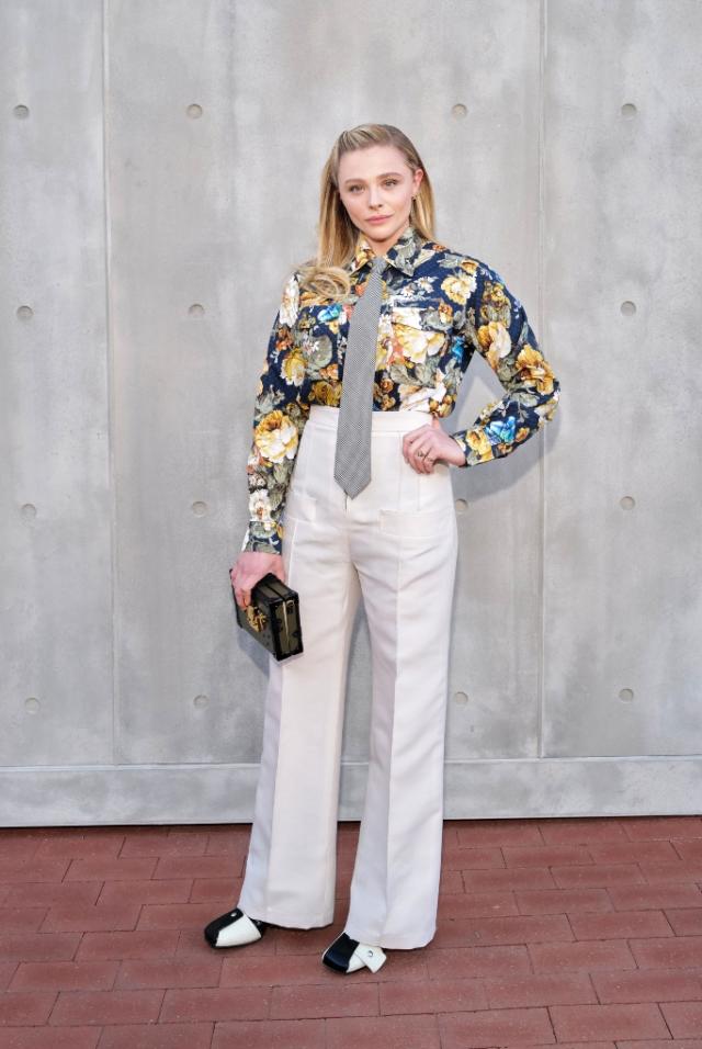 Emma Roberts, Beige Boots, Black Louis Vuitton Purse, Emma Roberts Beige  Boots Street Style Autumn Winter 2019, Image#0