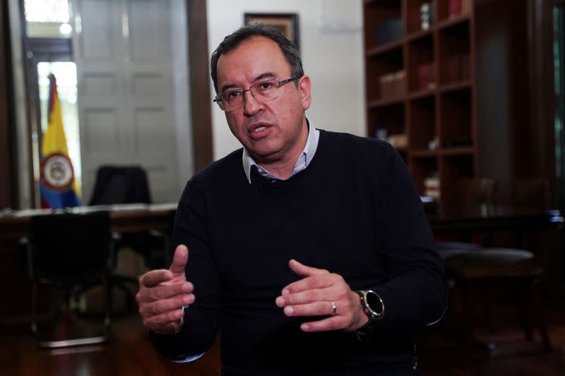 Foto de archivo. El ministro del Interior de Colombia, Alfonso Prada, habla en una entrevista con Reuters en Bogotá