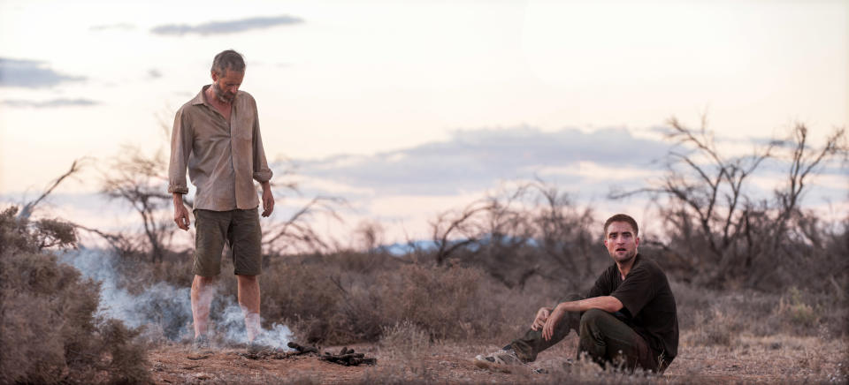 THE ROVER, from left: Guy Pearce, Robert Pattinson, 2014. ph: Matt Nettheim/©A24/Courtesy Everett Collection