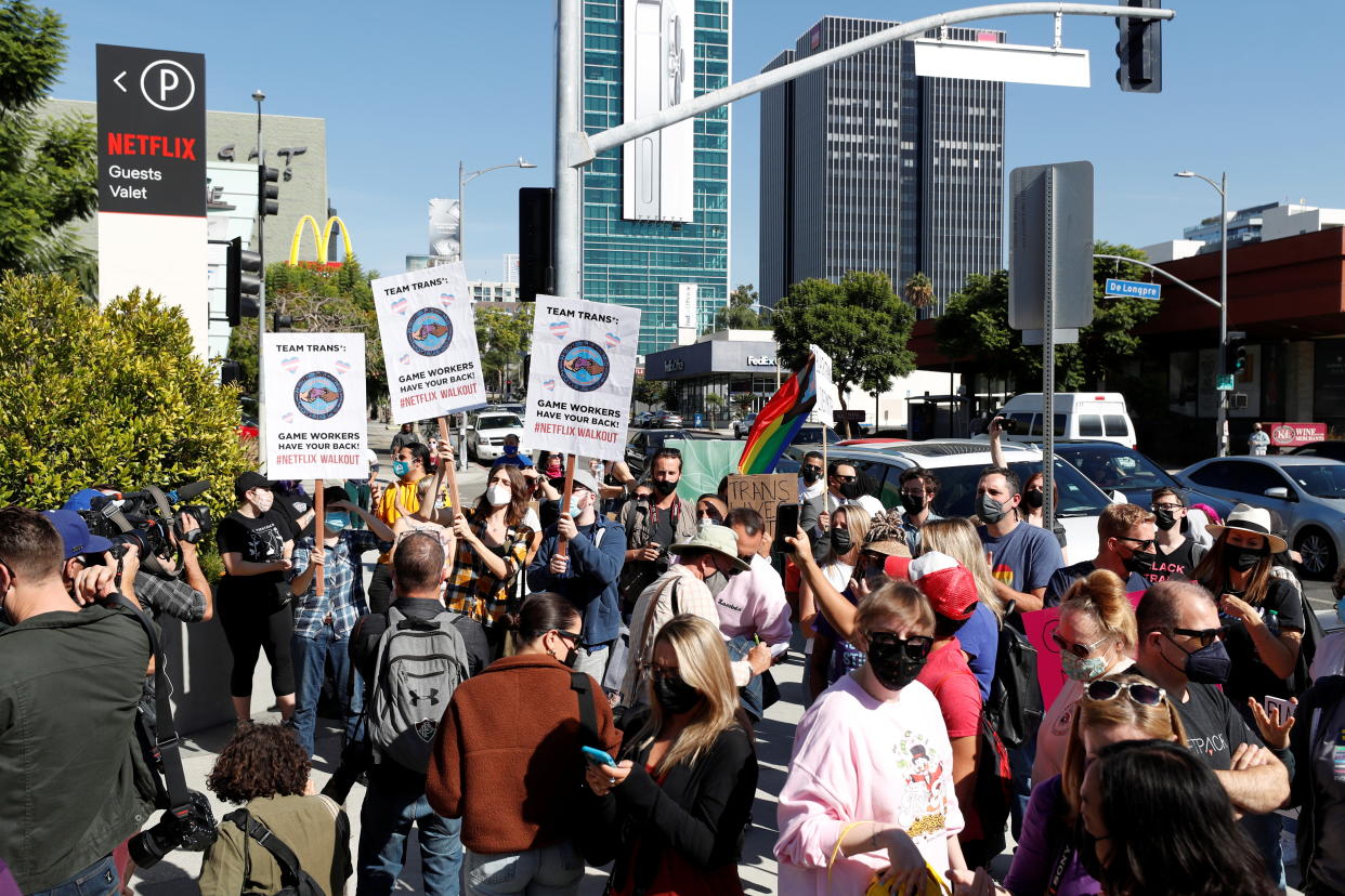 People attend a rally in support of the Netflix transgender employee walkout ?Stand Up in Solidarity? to protest the streaming of comedian Dave Chappelle?s new comedy special, in Los Angeles, California, U.S. October 20 2021. REUTERS/Mario Anzuoni