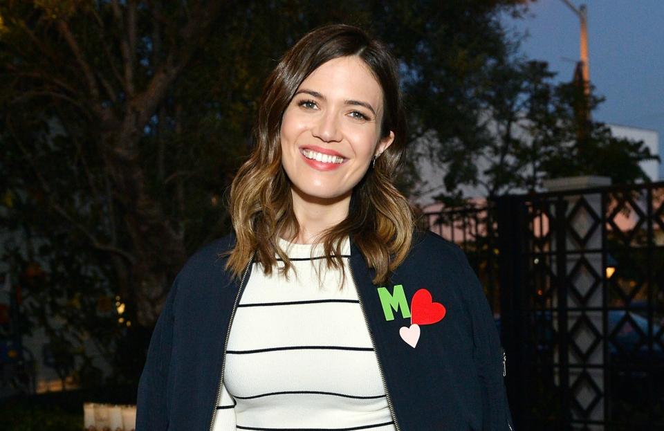 Mandy Moore's stylist, Erica Cloud, talks about the This Is Us actress' style evolution and shares her favorite outfits the star has worn.