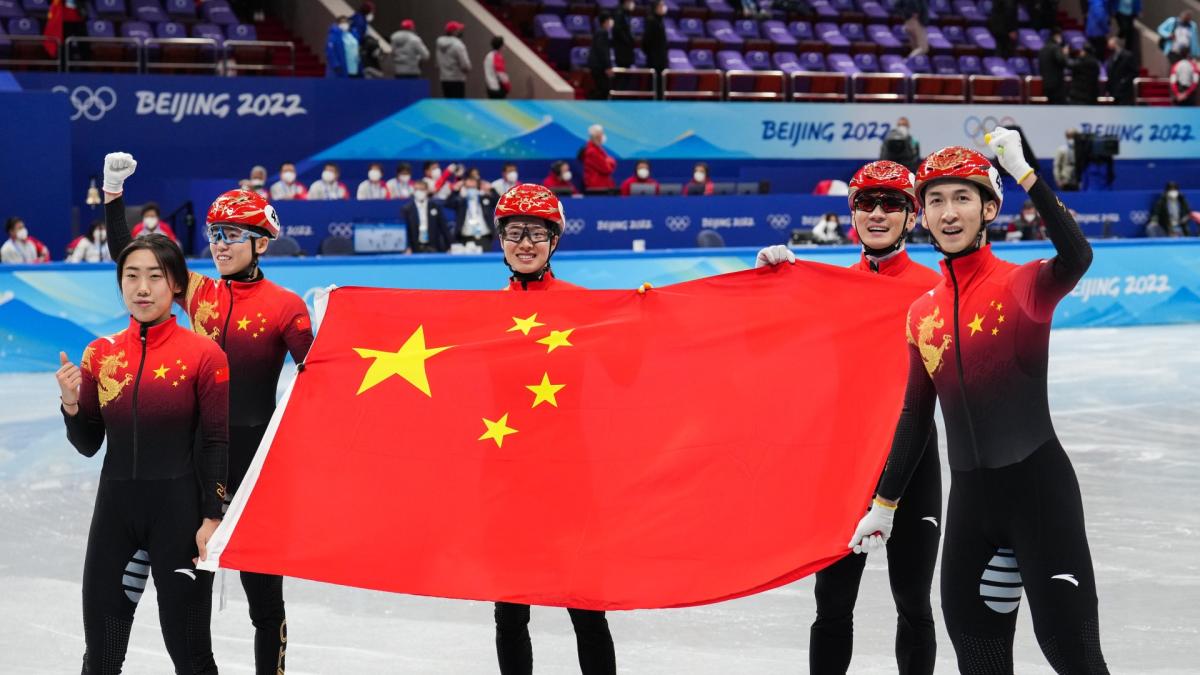 2022 베이징 올림픽: 한국 스피드 스케이팅 선수가 중국에서 금메달을 획득했습니다.