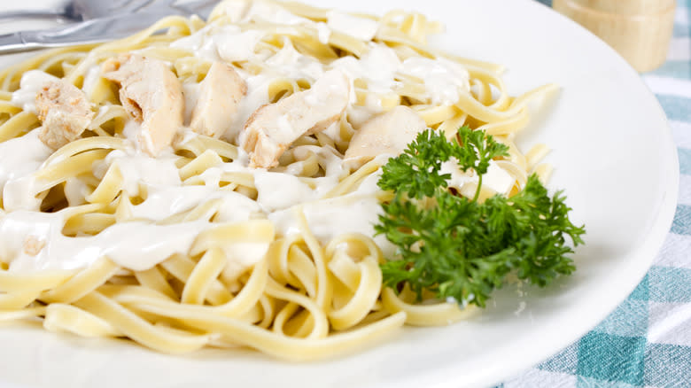 pasta with creamy white sauce