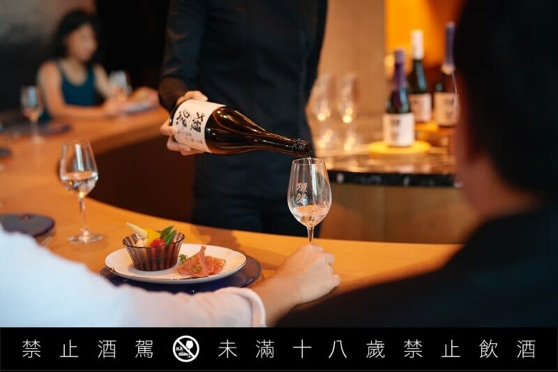 台灣也有首家海外酒吧，就落腳於高雄「晶英國際行館Silks Club」