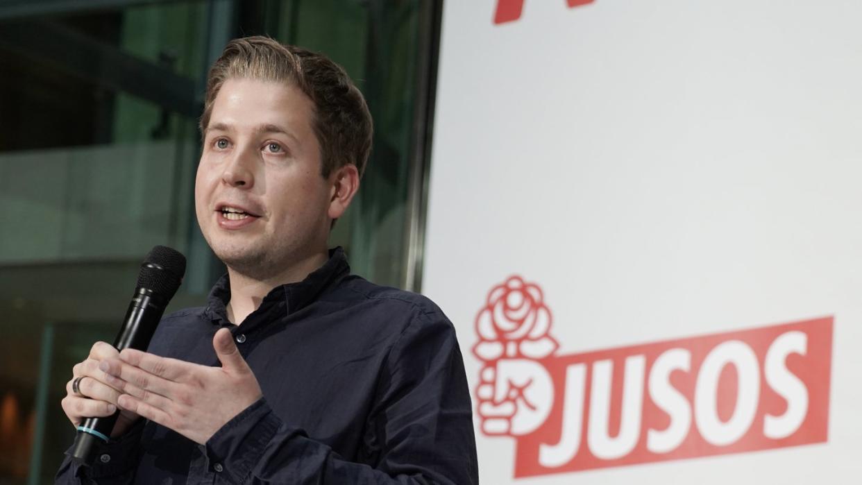 Kühnert, der den am Ende erfolglosen Widerstand gegen die erneute große Koalition angeführt hatte, fordert mehr Lautstärke in Debatten. Foto: Jörg Carstensen