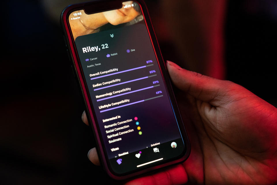 La aplicación de citas Ilios, que empareja a los usuarios en función de varios factores, incluida la "compatibilidad zodiacal", en Austin, Texas, el 24 de marzo de 2022. (Ilana Panich-Linsman/The New York Times)