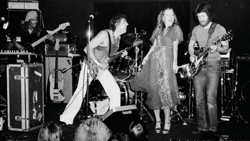 Mandel (right) performs with John Mayall (left) and singer Maggie Parker at Greenwich Village’s Bottom Line, January 23, 1979.