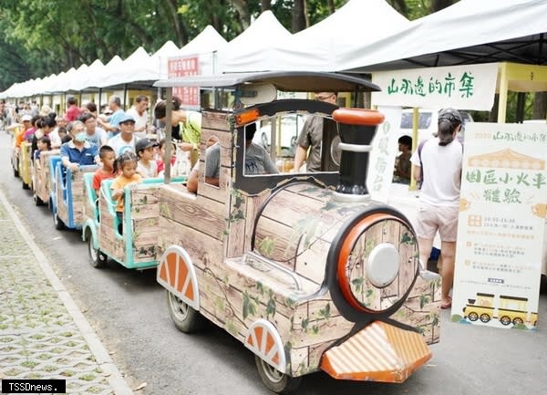 茂管處「山那邊的市集」充滿「原汁原味」特色文化。<br />　　　　　　　　　　　　　　　　（記者陳真攝）