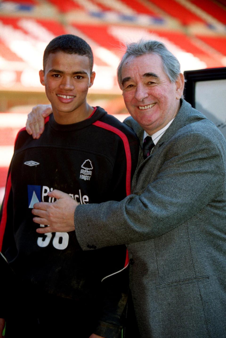 Former Nottingham Forest manager Brian Clough with player Jermaine Jenas at the City Ground (Photo by Matthew Ashton/EMPICS via Getty Images)