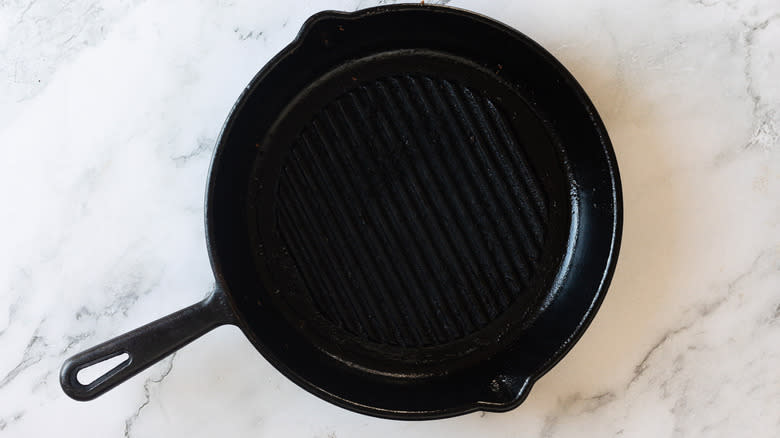 Hot grill pan