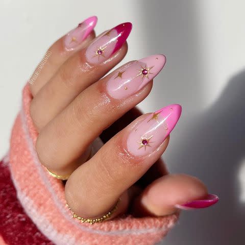 <p><a href="https://www.instagram.com/phoebesummernails/" data-component="link" data-source="inlineLink" data-type="externalLink" data-ordinal="1">&#64;phoebesummernails</a></p>