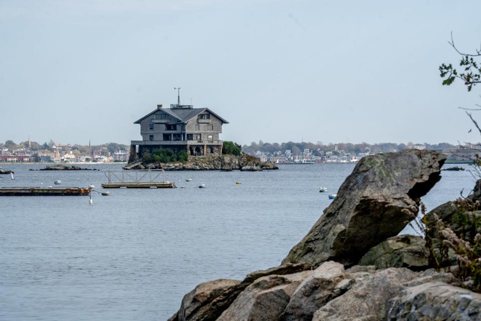 Clingstone, a house that sits on the rocks in Narragansett Bay off the southern tip of Jamestown, has survived hurricanes, vandals and even a pipe bomb.