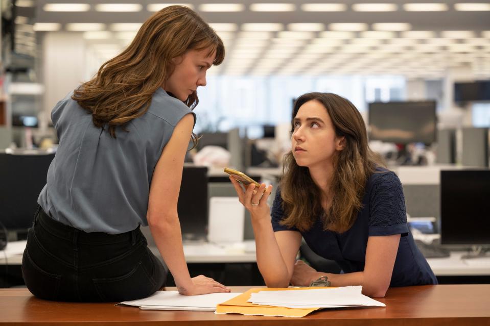 New York Times journalists Megan Twohey (Carey Mulligan, left) and Jodi Kantor (Zoe Kazan) investigate Harvey Weinstein in "She Said."
