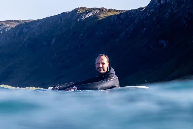 <p>The Royal Court</p> Crown Prince Haakon surfing in 2017