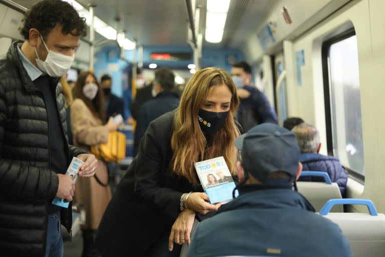 Victoria Tolosa Paz en campaña