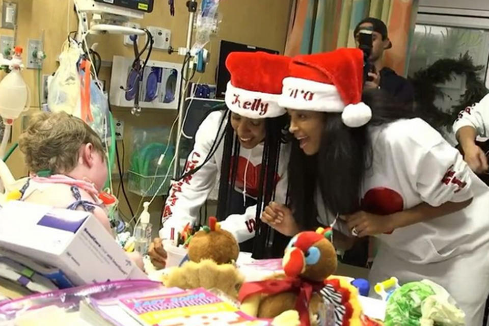 Kelly Rowland & Ciara Sing Christmas Carols to sick children