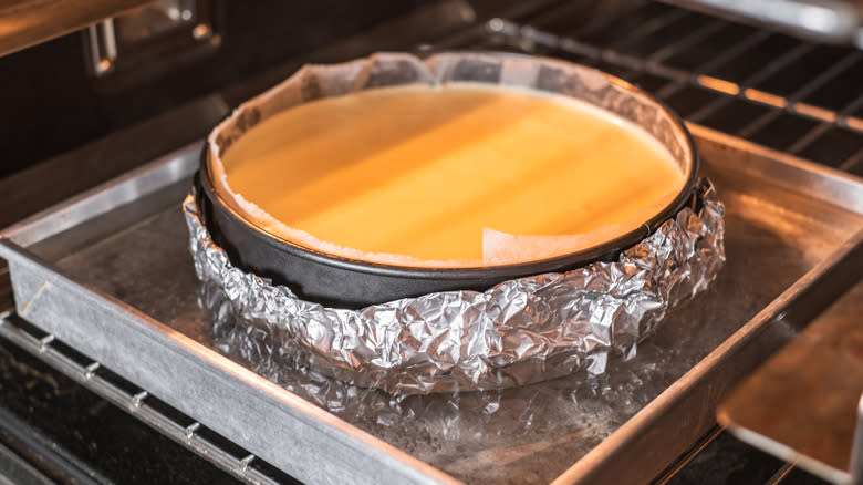 Cheesecake in a water bath in the oven