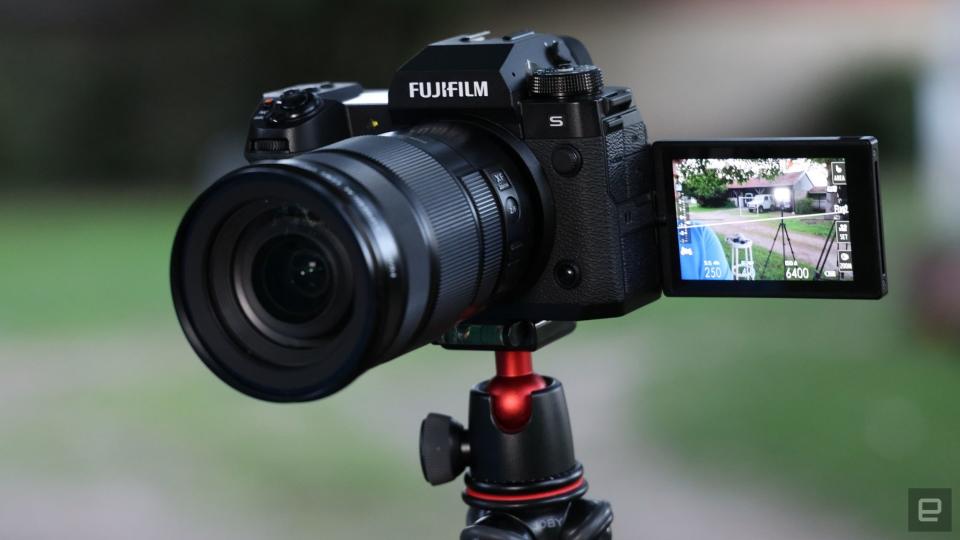 <p>Fujifilm X-H2S review</p>
