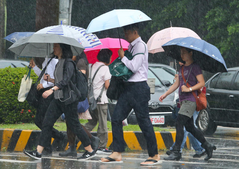 對流雲系發展旺盛，易有短延時強降雨。（本報系資料照）