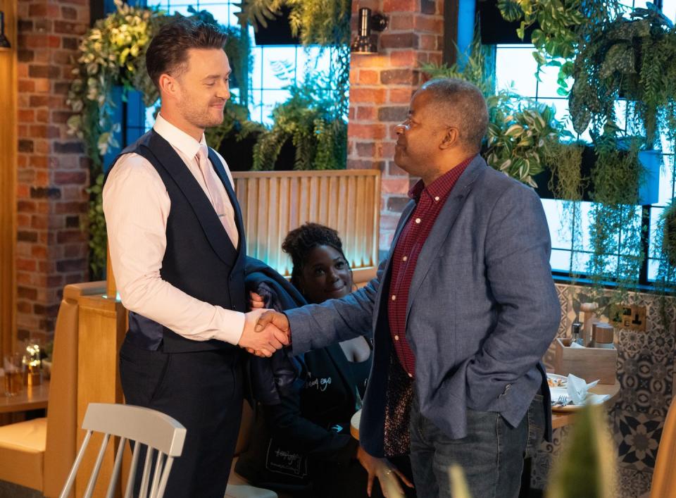 ed bailey is introduced to joel, coronation street