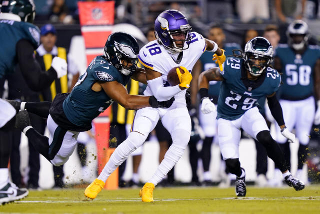 Eagles soar over Vikings, 24-7, in Monday night bout at The Linc