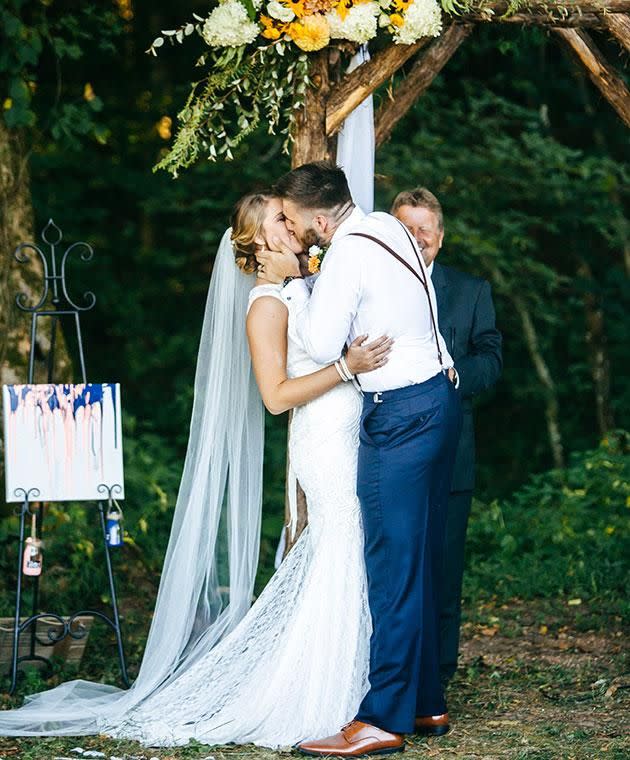 Congratulations Mr & Mrs! Photo: Amber Lowe Photo