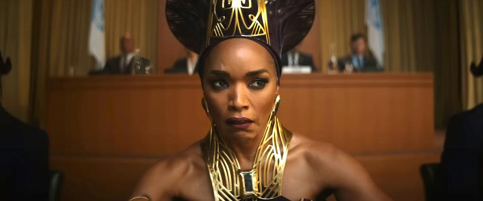 Angela Bassett in ‘<a href="https://deadline.com/tag/black-panther-wakanda-forever/" rel="nofollow noopener" target="_blank" data-ylk="slk:Black Panther: Wakanda Forever;elm:context_link;itc:0;sec:content-canvas" class="link ">Black Panther: Wakanda Forever</a>’