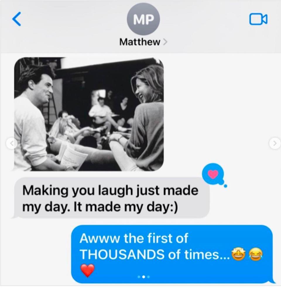El intercambio de mensajes entre Perry y Aniston, compartido por la actriz en Instagram