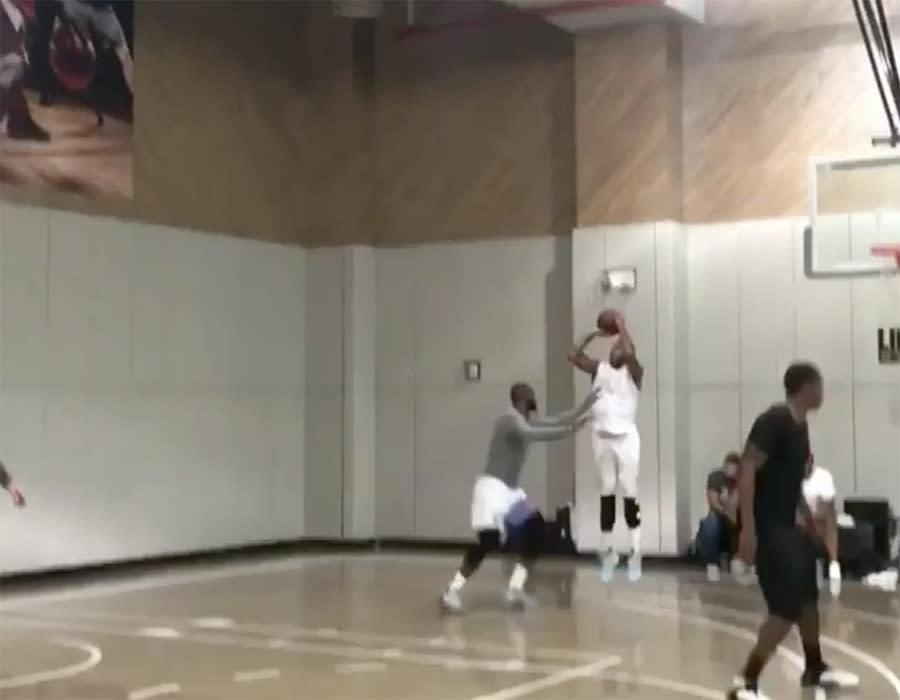 Carmelo Anthony rises up for a jumper over LeBron James during a recent New York pickup game. (Screencap via @cbrickley603 on Instagram)