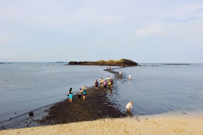 澎湖知名景點奎壁山地質公園「摩西分海」。   圖：取自澎湖縣政府稅務局