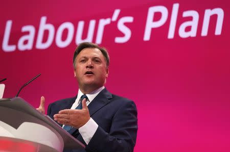 Britain's shadow chancellor Ed Balls speaks at the Labour Party's annual conference in Manchester, northern England September 22, 2014. REUTERS/Suzanne Plunkett