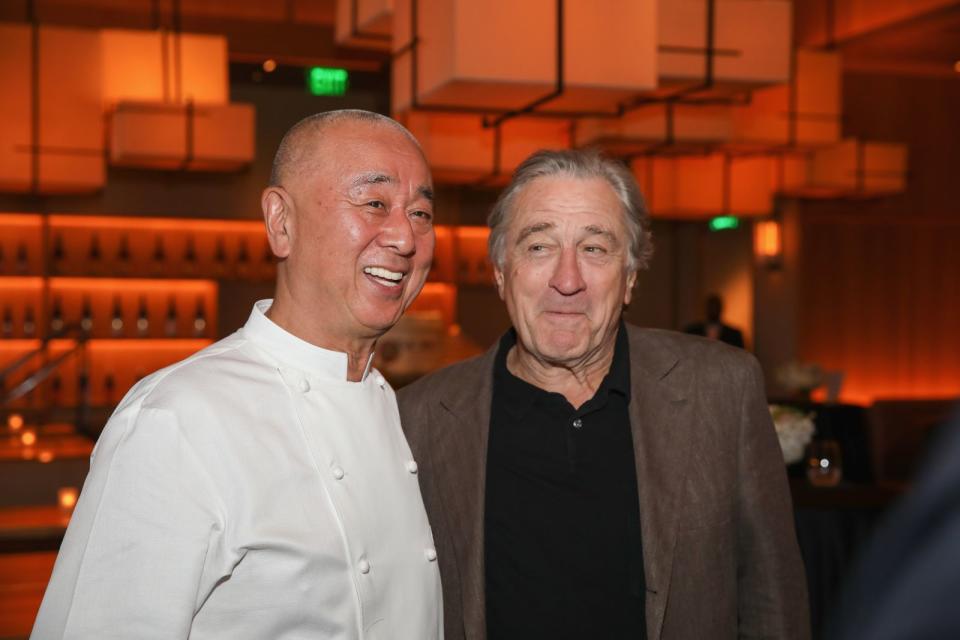 Als Robert De Niro (links) 1994 gemeinsam mit dem Koch Nobu Matsuhisa ein Restaurant in New York eröffnete, hätte sich die Hollywood-Legende diesen Erfolg wohl kaum träumen lassen: 47 Restaurants und 13 Hotels auf der ganzen Welt umfasst die Nobu-Kette inzwischen, De Niros geschätztes Vermögen beläuft sich inzwischen auf eine halbe Milliarde Dollar. (Bild: Rick Kern/Getty Images for Nobu)