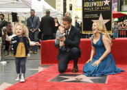 <p>Reynolds and Lively’s daughters stole the show as he was honored in Hollywood on Dec. 15, 2016. (Photo: Chris Pizzello/Invision/AP) </p>