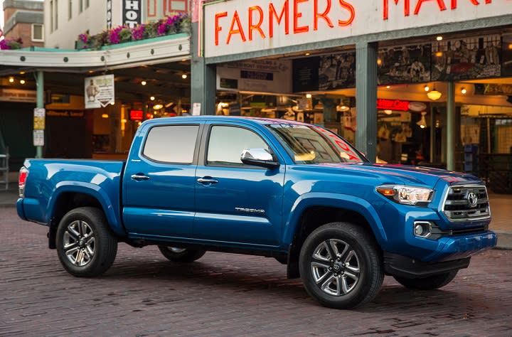 2017 Toyota Tacoma Limited front quarter right photo