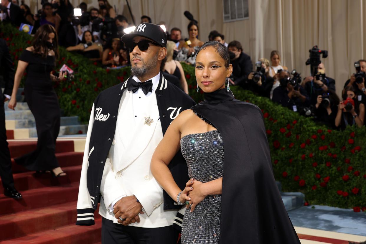 (L-R) Swizz Beatz and Alicia Keys attend the 2022 Met Gala Celebrating "In America: An Anthology of Fashion" at The Metropolitan Museum of Art on May 02, 2022 in New York City.