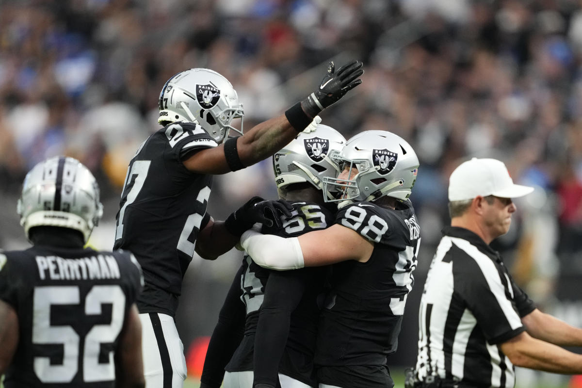 The sacks finally come for Raiders pass rusher Chandler Jones