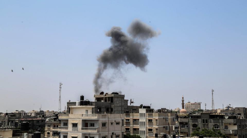 Rauchwolken nach einem Angriff auf Ziele im Gazastreifen: Am Wochenende eskalierte der Konflikt zwischen Israel und militanten Palästinensern. Foto: Mahmoud Bassam, APA/Zuma