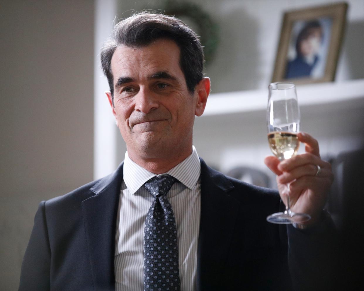 Phil Dunphy champagne  Modern Family