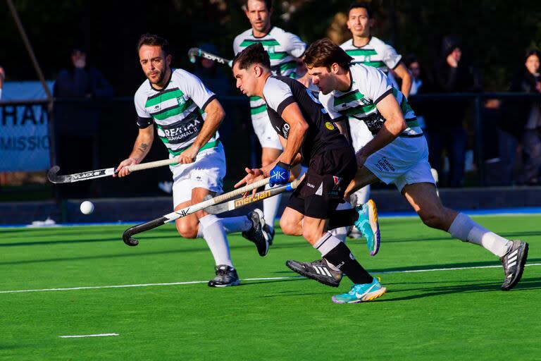 El clásico sureño entre Universitario La Plata y Santa Bárbara