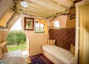 <p>Anche qui ci sono un bagno, un letto matrimoniale, una cucina e un posto auto. (Caters News) </p>