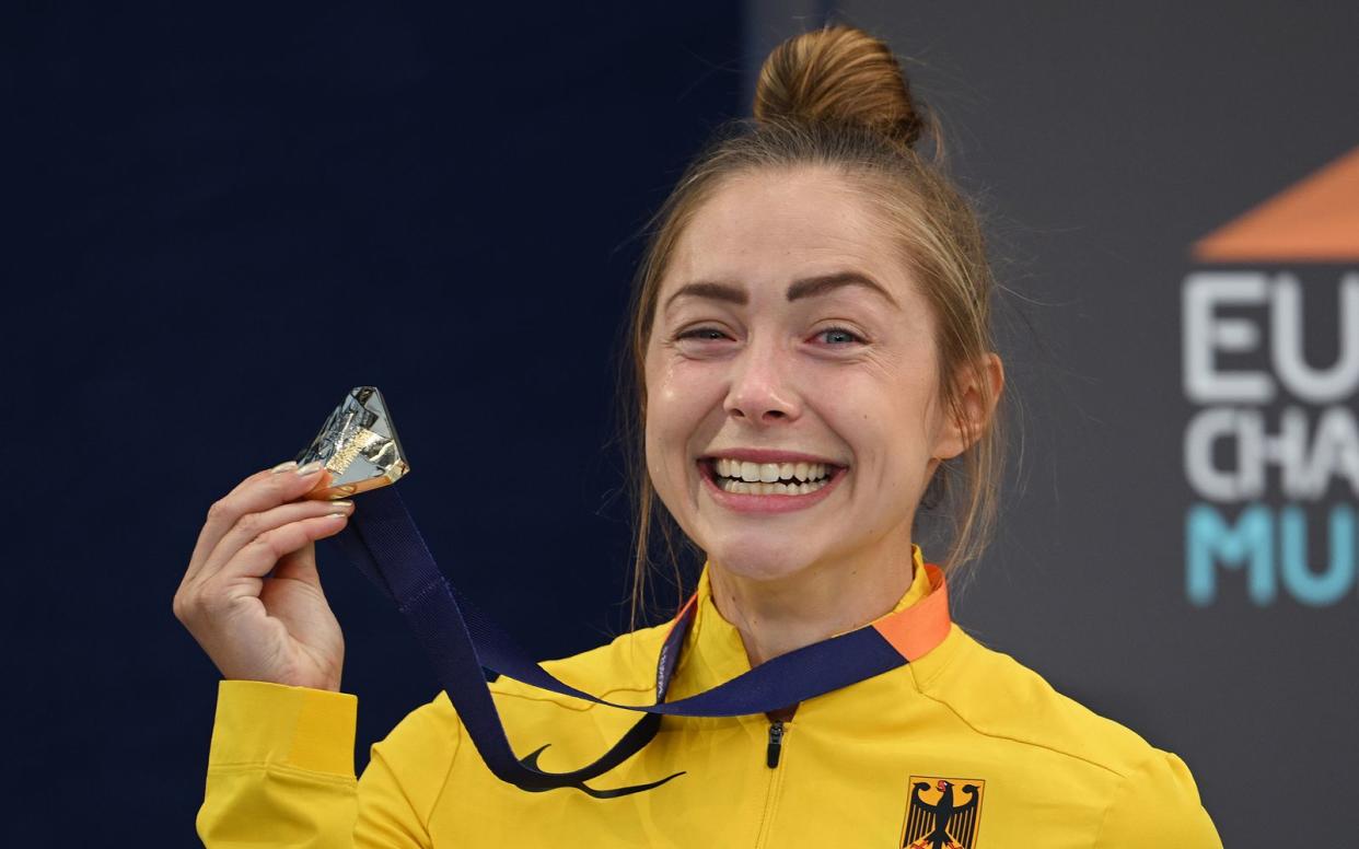 Gina Lückenkemper hat allen Grund zum Strahlen: Bei den "European Championships" holte sie die Gold-Medaille im 100-Meter-Lauf und mit der Viermal-100-Meter-Staffel. Auch für die übertragenden TV-Sender waren die Spiele ein gigantischer Efolg. (Bild: 2022 Getty Images/Matthias Hangst)