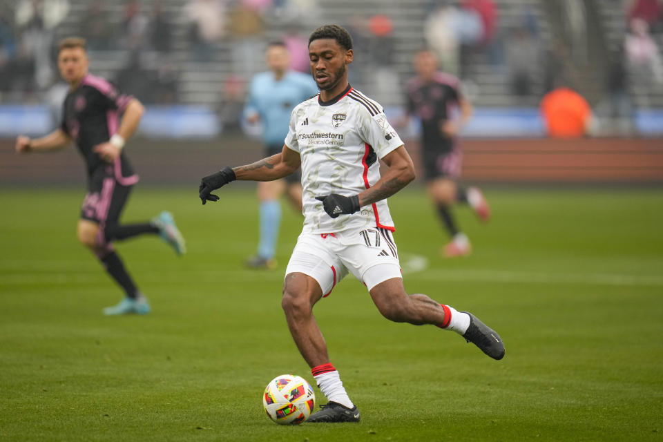 FC Dallas' Nkosi Tafari controls the ball against Inter Miami during the first half of a preseason friendly MLS soccer match Monday, Jan. 22, 2024, at the Cotton Bowl in Dallas. (AP Photo/Julio Cortez)