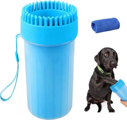 This portable paw washer