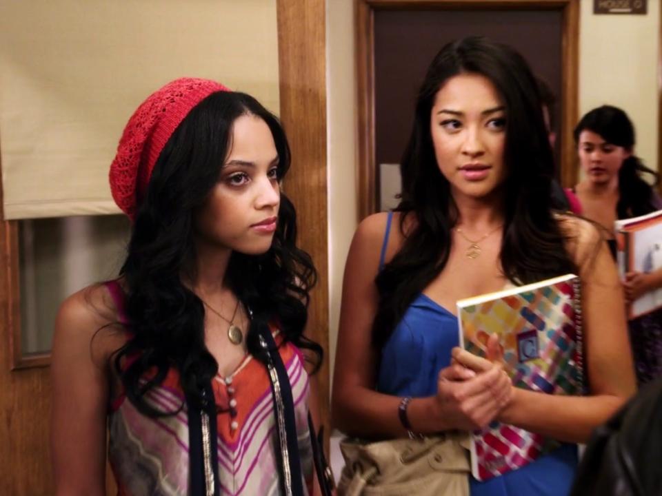 maya and emily pretty little liars