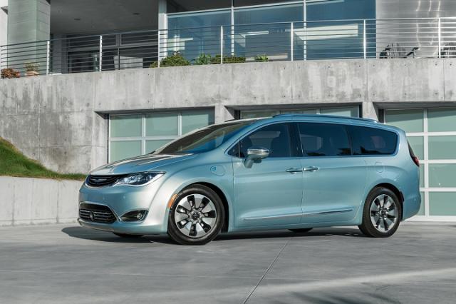 5 Fast Facts: 2017 Chrysler Pacifica