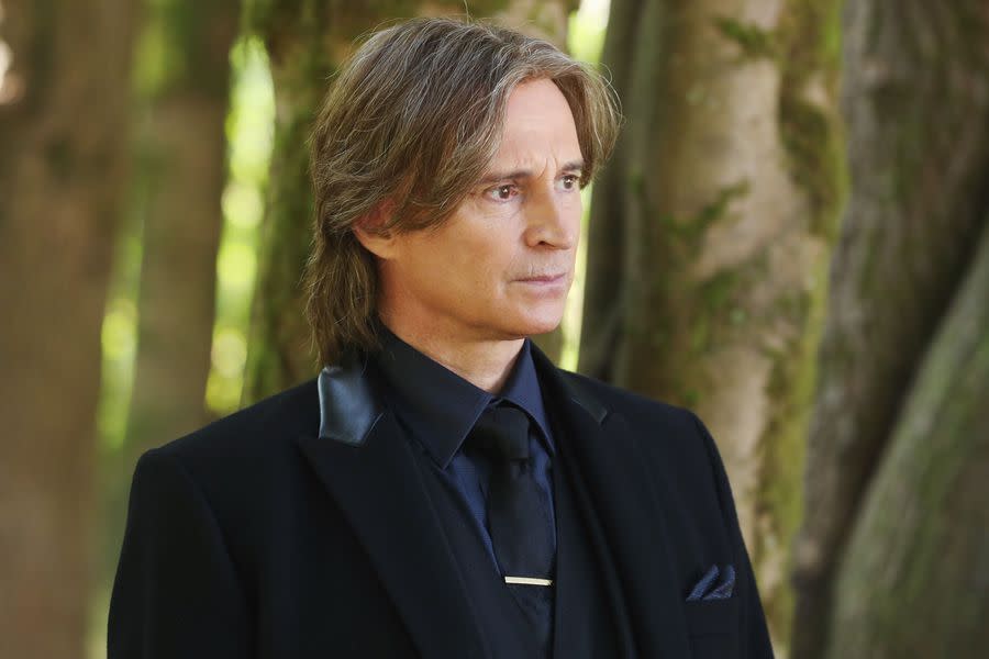 Robert Carlyle has to re-record some “Once Upon a Time” Season 7 lines — because Rumple changed his accent