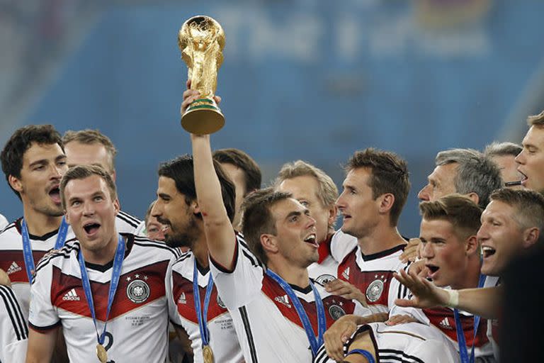 El festejo de Lahm con Alemania