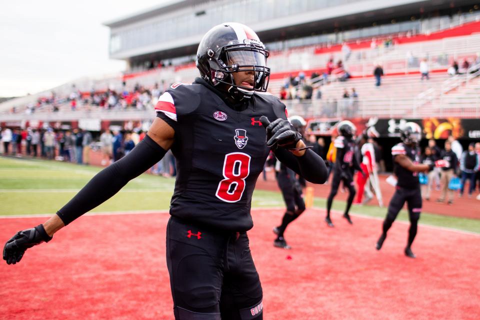 Austin Peay Governors defensive back Isaiah Norman (8) warms up before the game at Fortera Stadium Saturday, Oct. 27, 2018, in Clarksville, Tenn.<br>© Courtney Pedroza/The Leaf-Chronicle