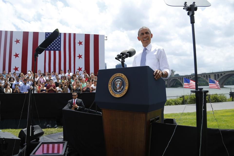 U.S. President Barack Obama makes remarks on the economy at the Georgetown Waterfront Park in Washington July 1, 2014. REUTERS/Jonathan Ernst (UNITED STATES - Tags: POLITICS BUSINESS)